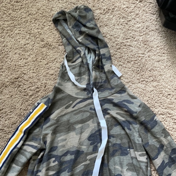 Hooded Dress - Picture 3 of 4